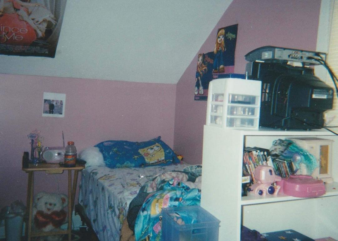 bedroom from early 2000s